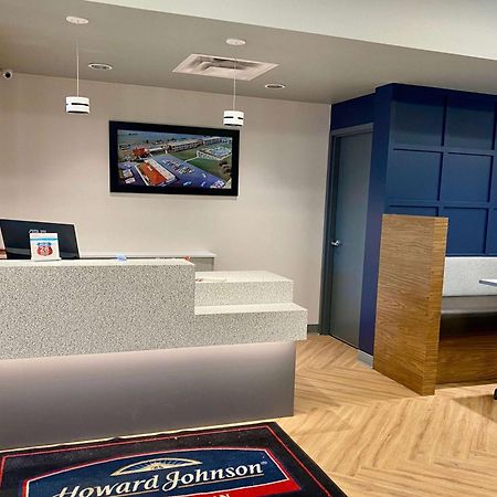 Howard Johnson By Wyndham Winnipeg West Εξωτερικό φωτογραφία