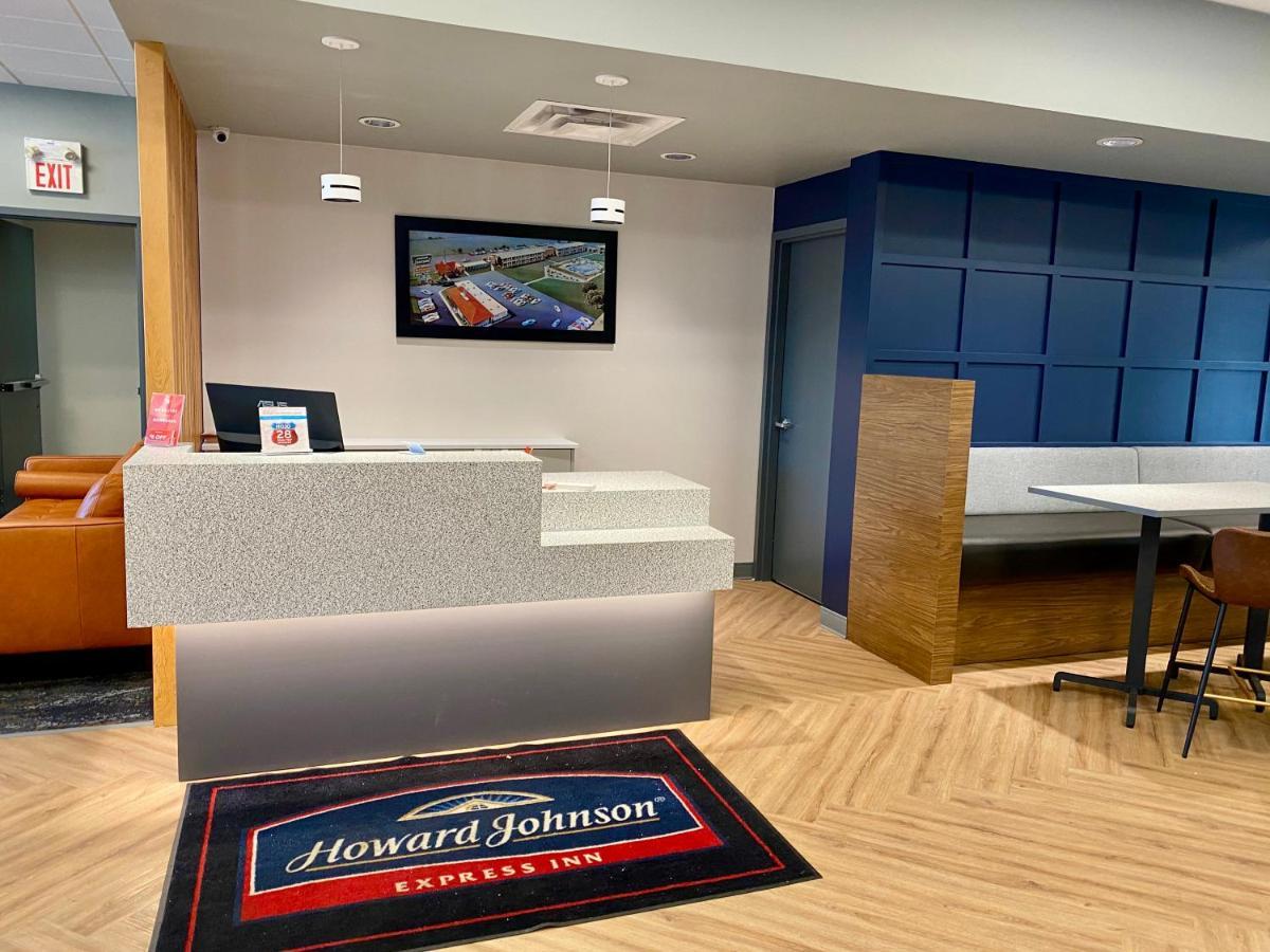 Howard Johnson By Wyndham Winnipeg West Εξωτερικό φωτογραφία