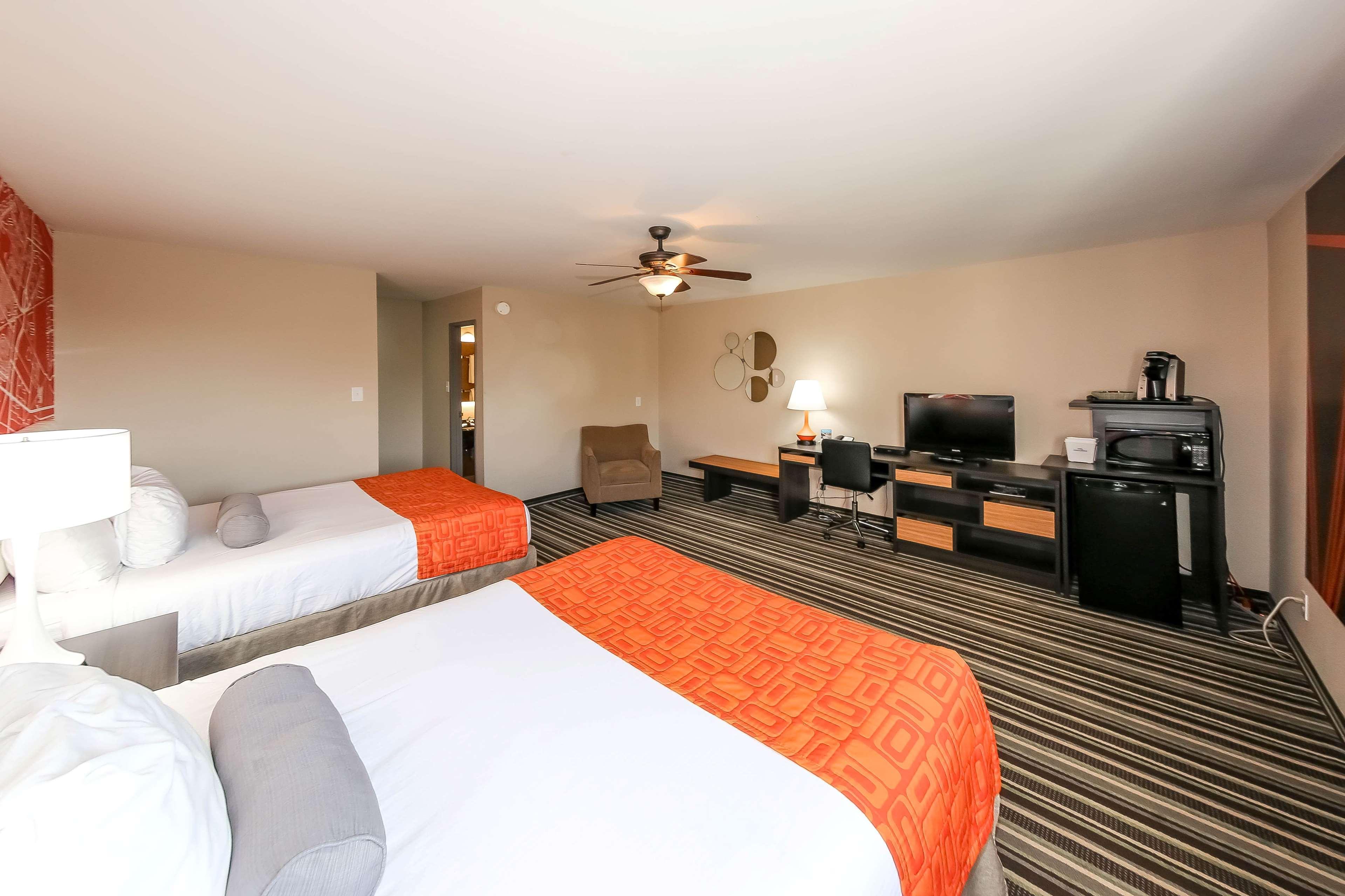 Howard Johnson By Wyndham Winnipeg West Εξωτερικό φωτογραφία