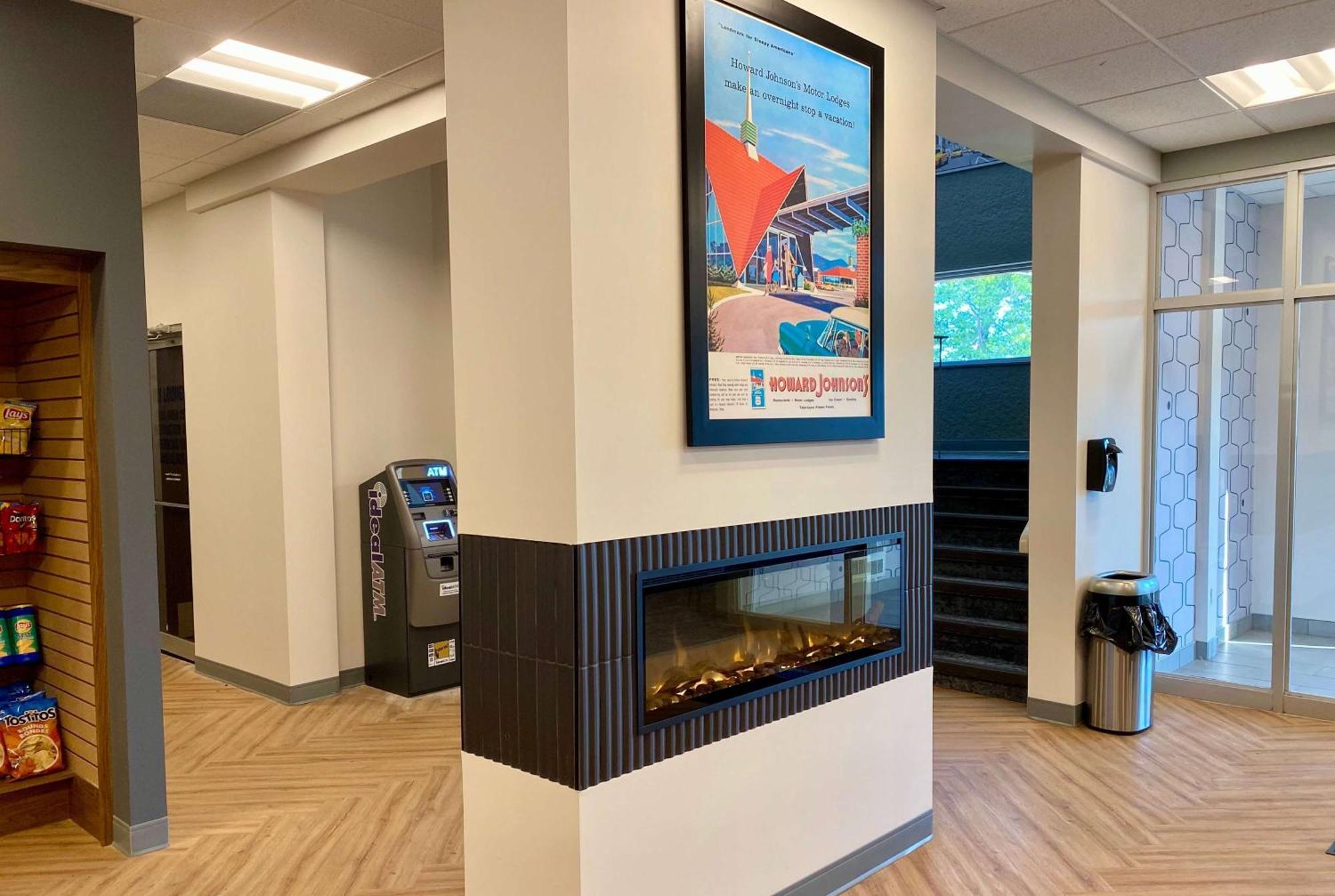 Howard Johnson By Wyndham Winnipeg West Εξωτερικό φωτογραφία
