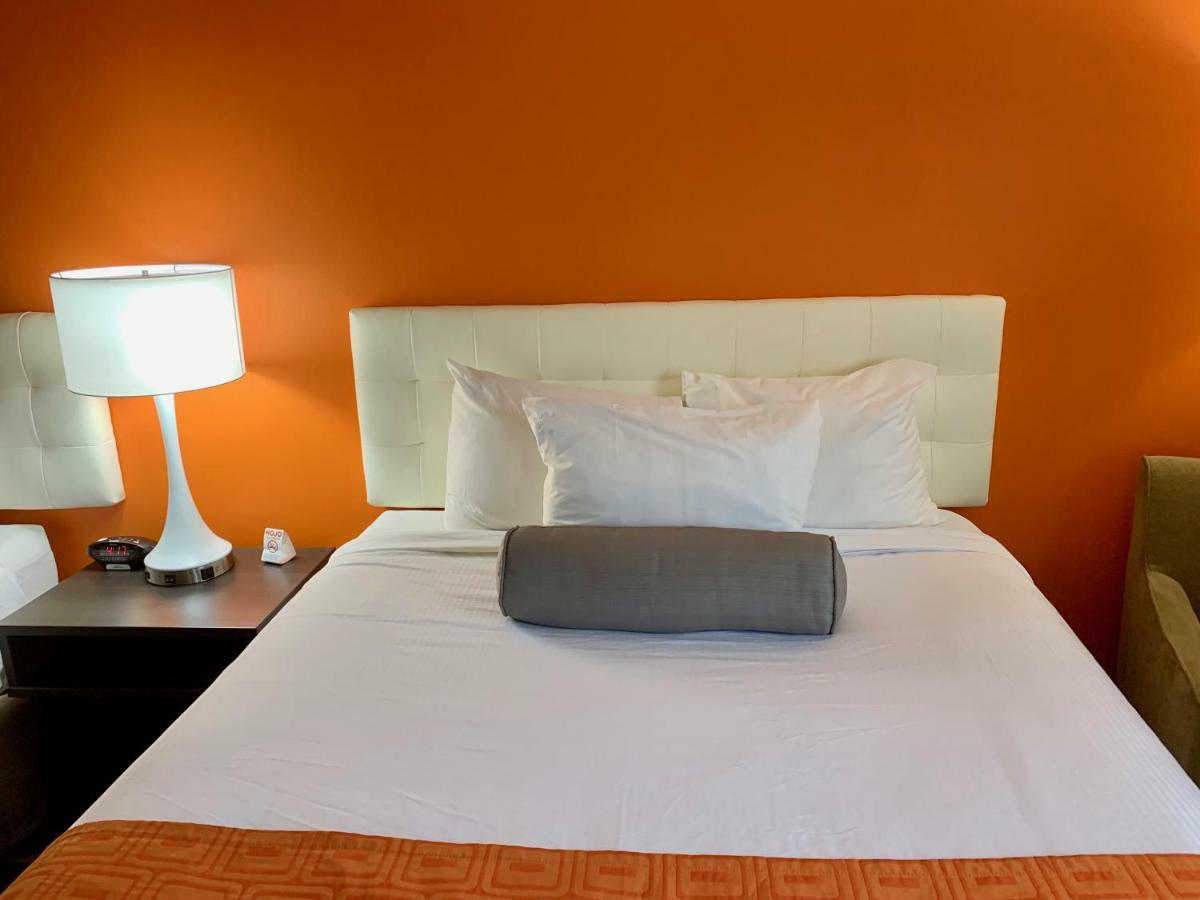 Howard Johnson By Wyndham Winnipeg West Εξωτερικό φωτογραφία